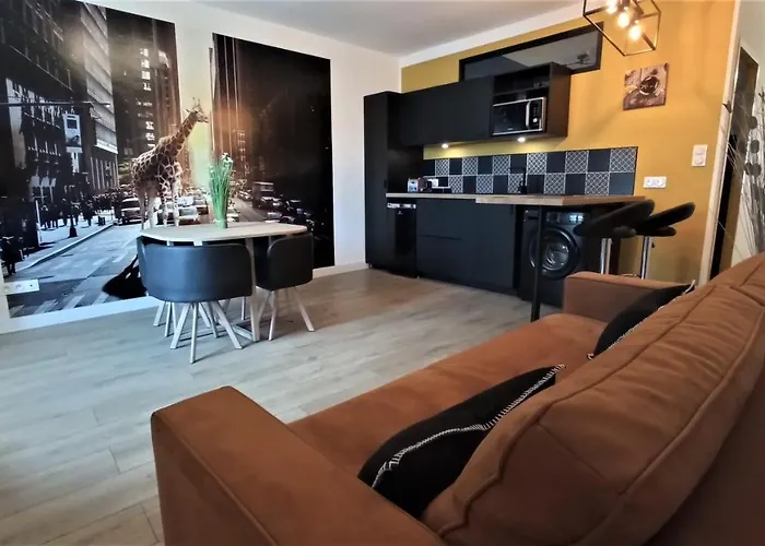 Aux Portes D'ales - Centre Apartamento *